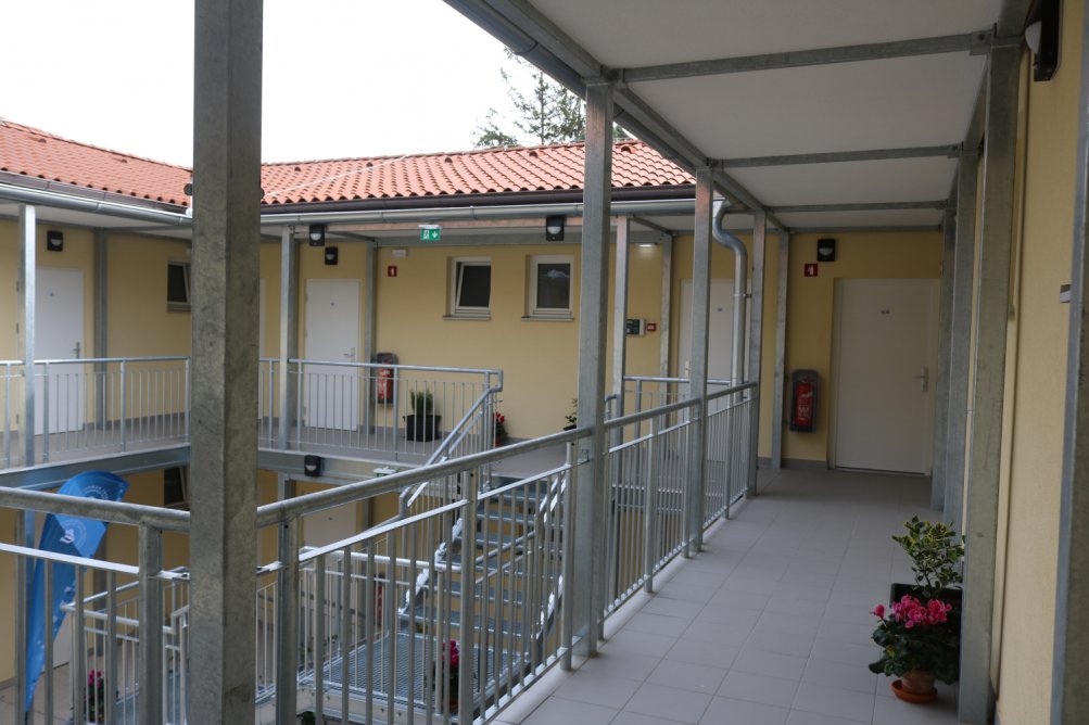 Zunanja galerija s sobami dijaškega doma Prisoje v Kopru